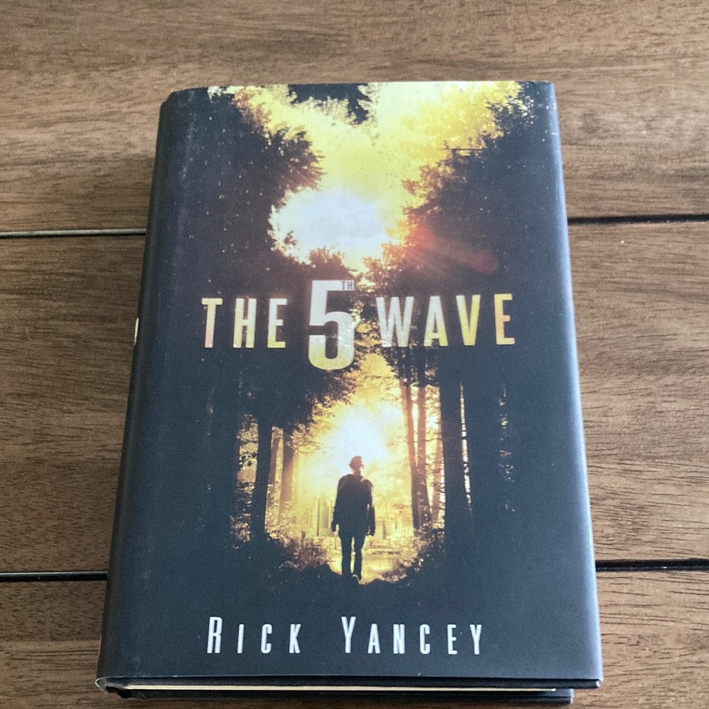 The 5th Wave by Rick Yancey